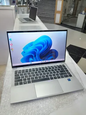 New Laptop HP EliteBook 1040 G8 16GB Intel Core i7 SSD 512GB