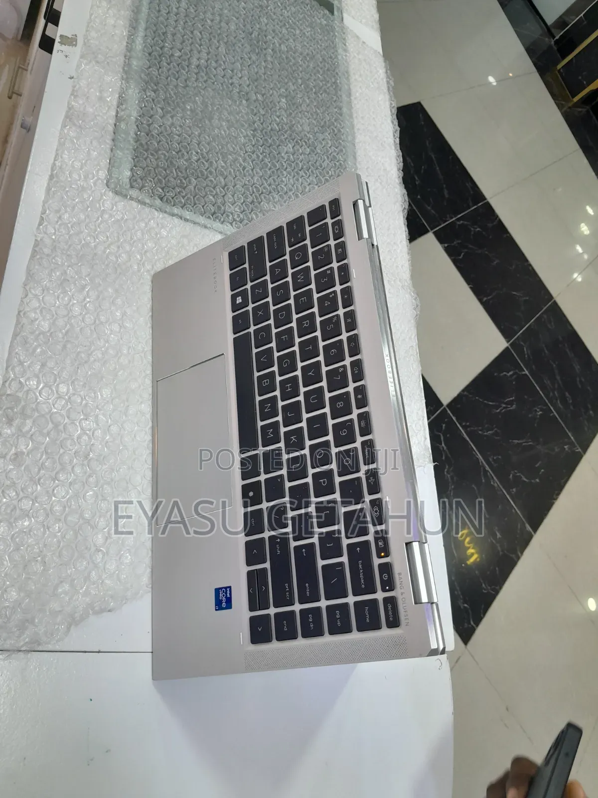 New Laptop HP EliteBook 1040 G8 16GB Intel Core i7 SSD 512GB