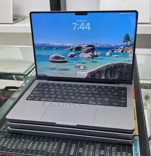 New Laptop Apple MacBook 32GB SSD 512GB