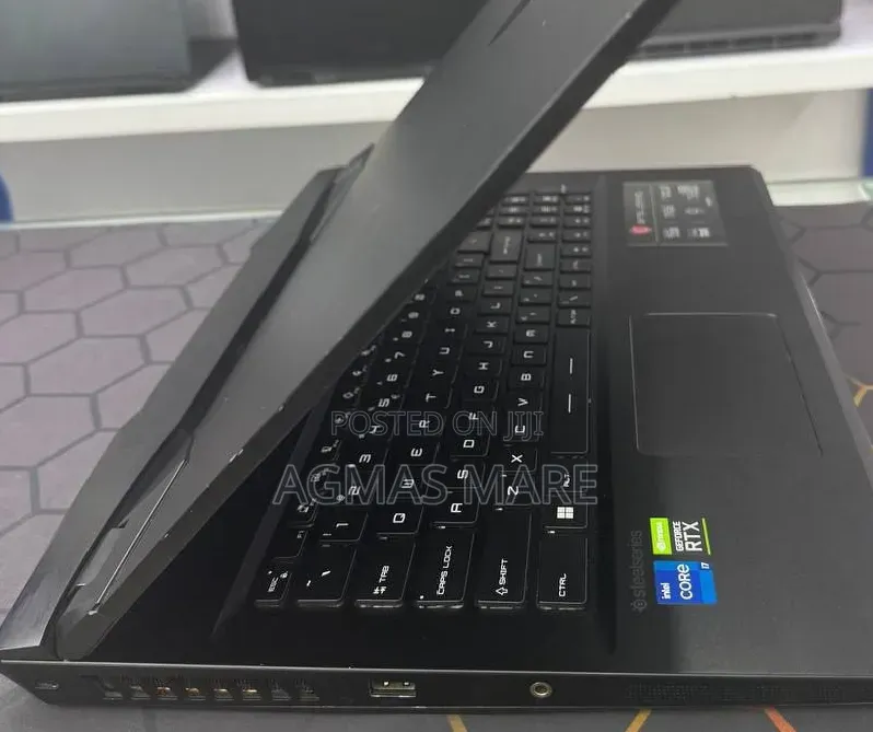 New Laptop MSI GP75 Leopard 16GB Intel Core i7 SSD 1T