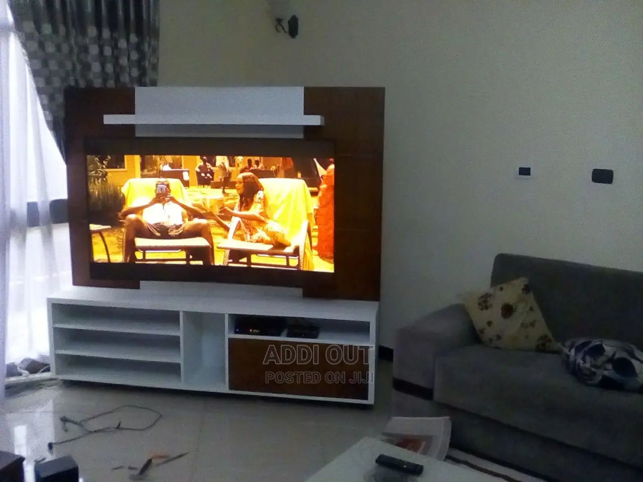 Tv Stands/የቲቪ ማስቀመጫ