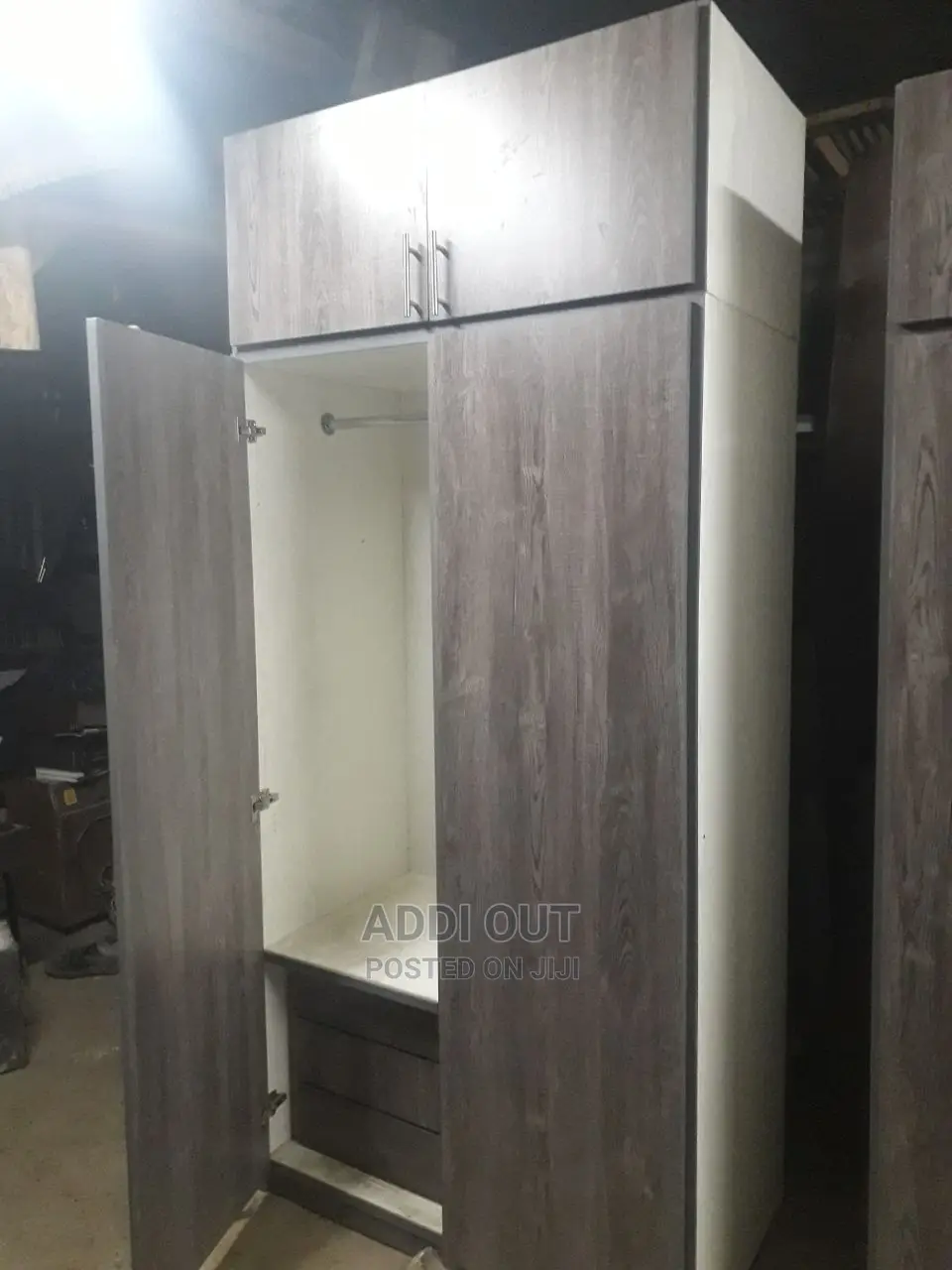 ቁምሳጥን በካሬ/Cupboards