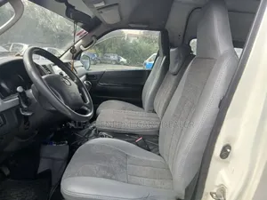 Toyota HiAce 2013