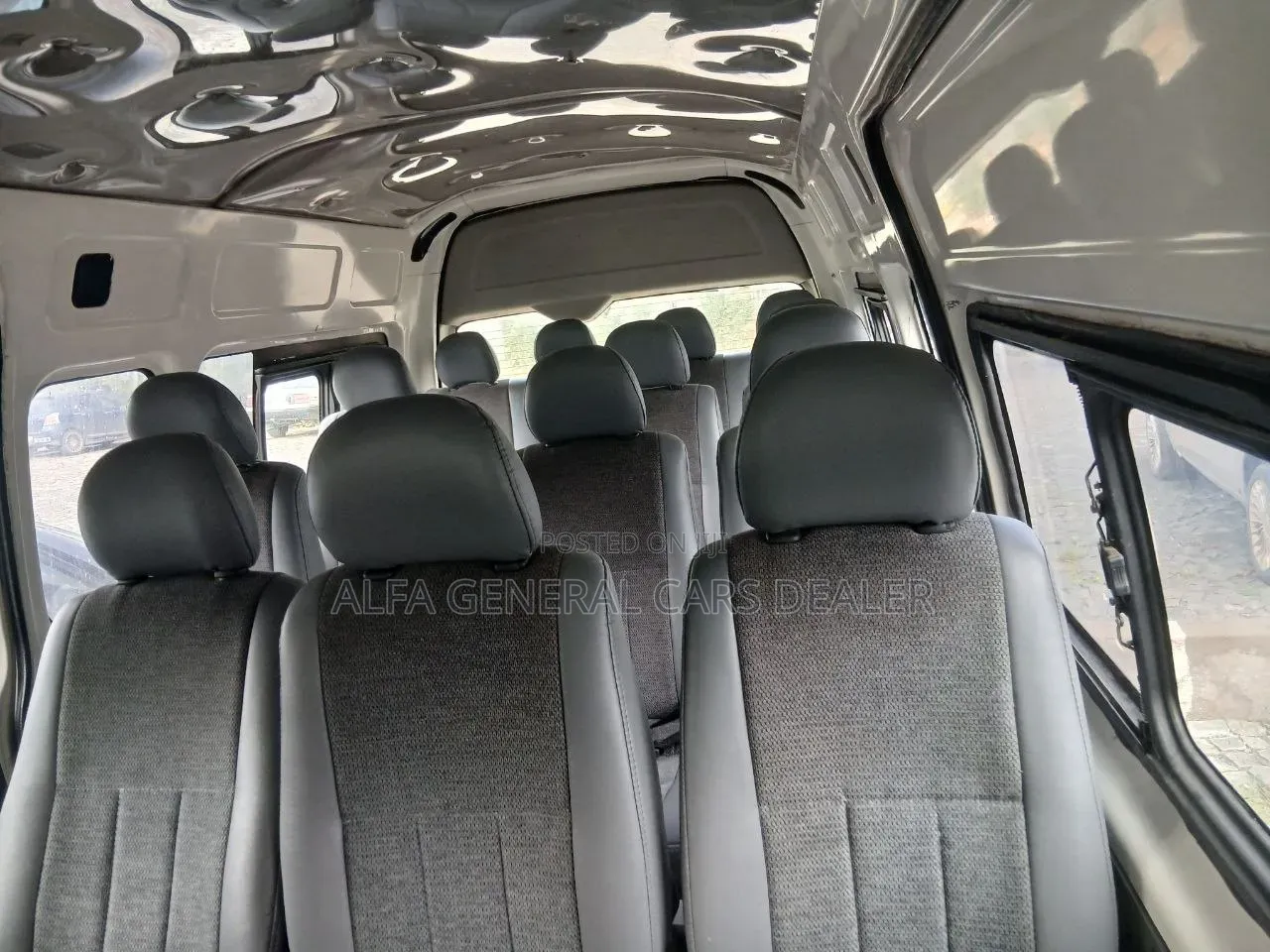 Toyota HiAce 2013