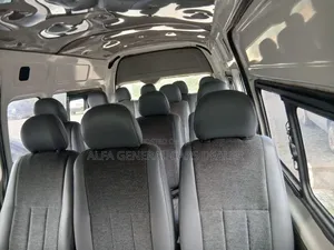 Toyota HiAce 2013