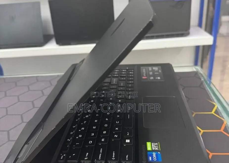 New Laptop MSI Pulse GL76 16GB Intel Core i7 SSD 1T