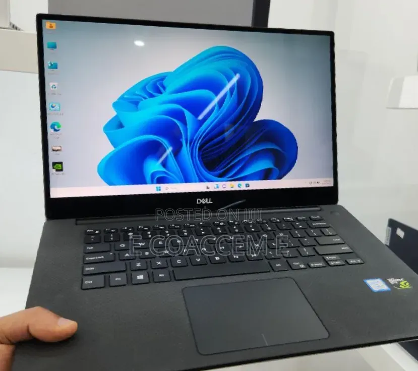 New Laptop Dell 16GB Intel Core i7 SSD 512GB