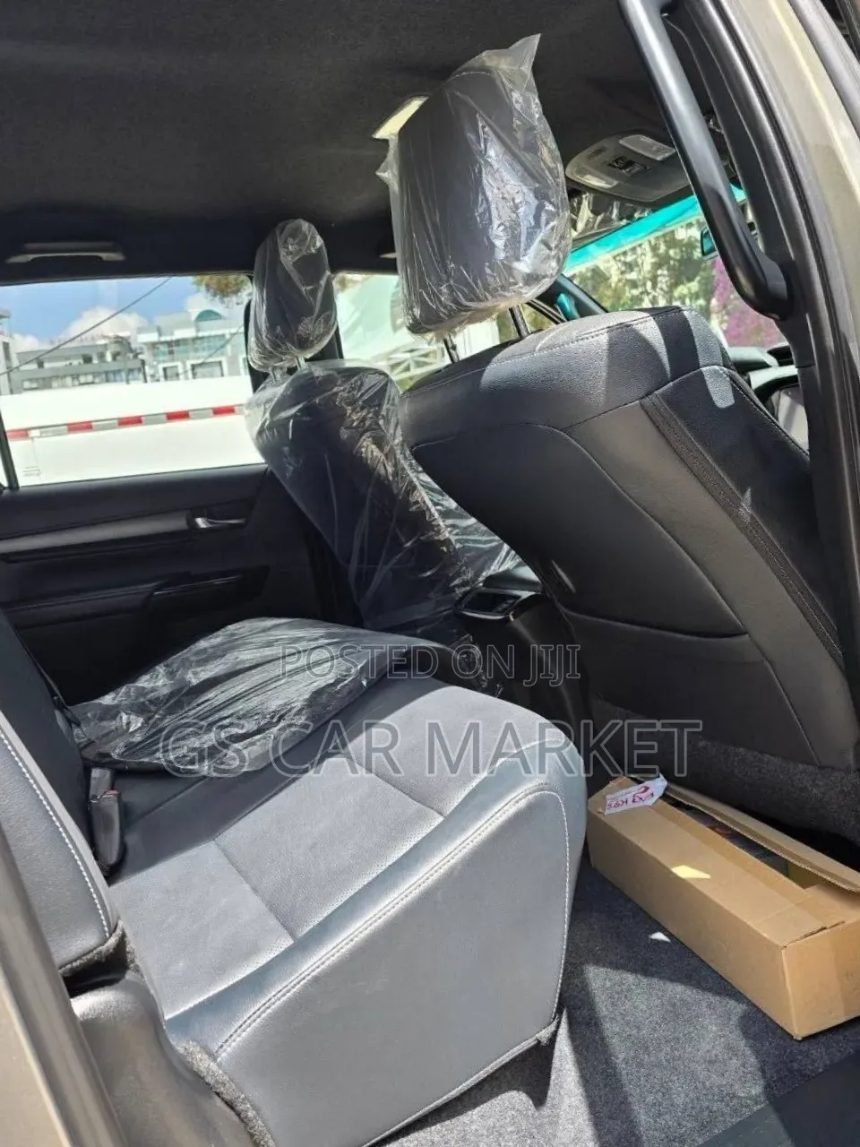 New Toyota Hilux 2025 Gray