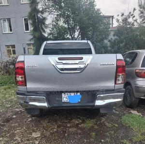 Toyota Hilux 2017 Silver