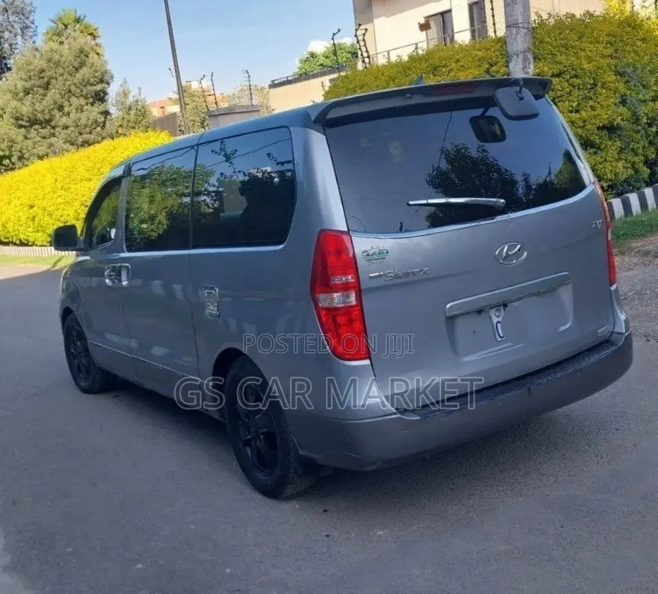 Hyundai Starex 2013 Grey