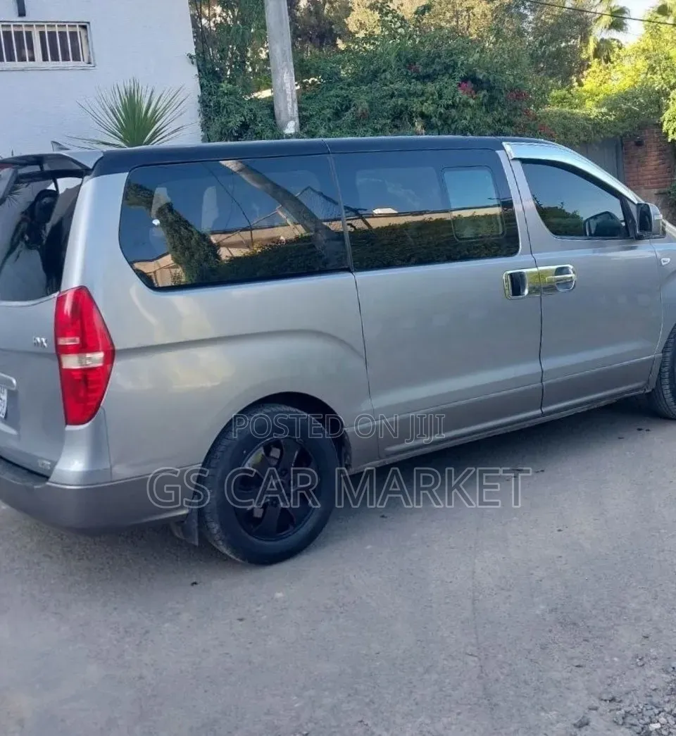 Hyundai Starex 2013 Grey