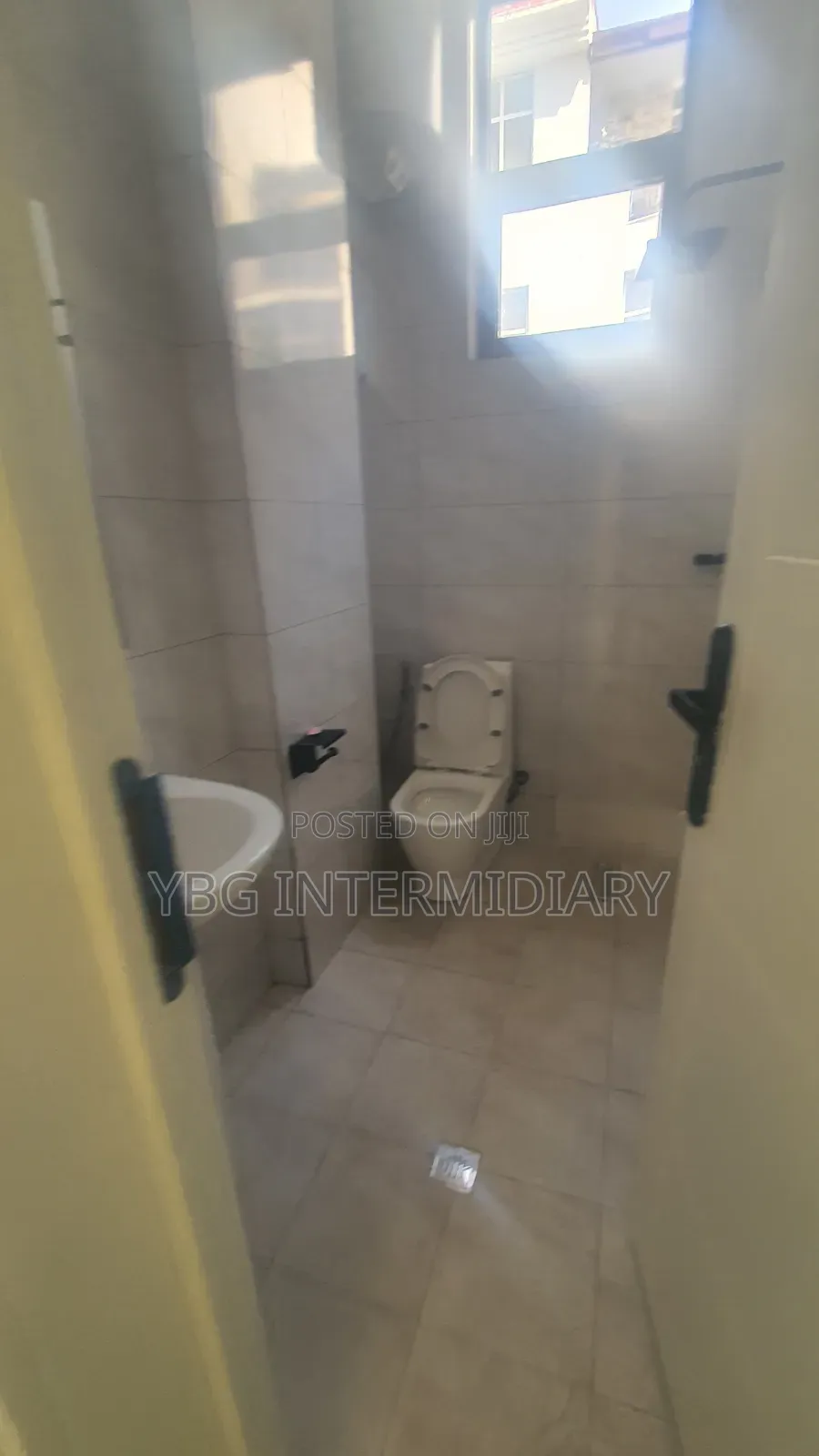 Furnished 3bdrm Apartment in Appartment, Yeka for sale