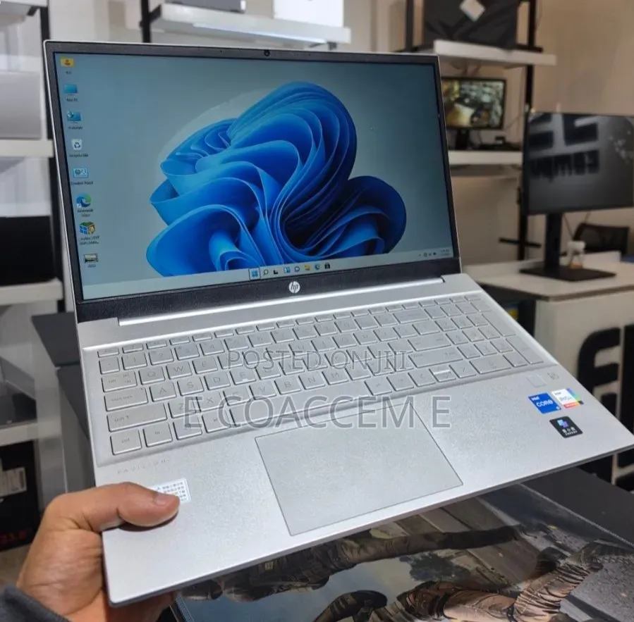 New Laptop HP 16GB Intel Core i5 SSD 512GB