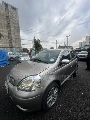 Toyota Vitz 1.0 FWD 5dr 2003 Gray