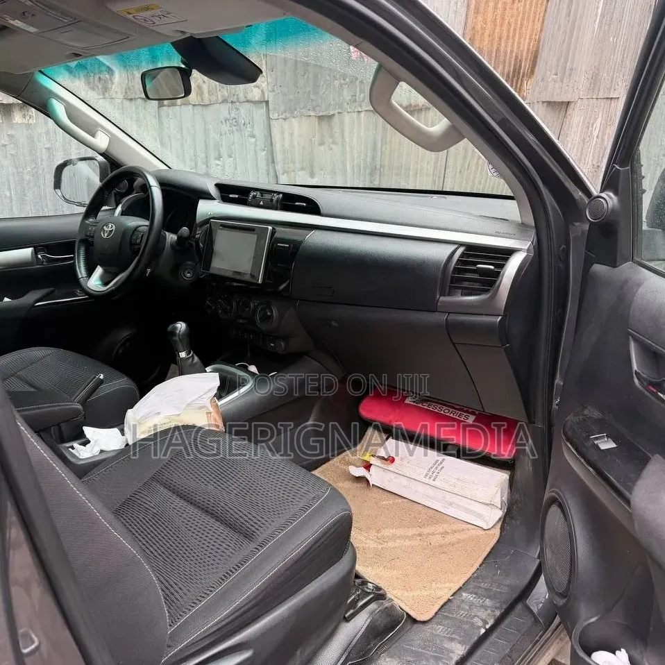 Toyota Hilux 2008 Gray