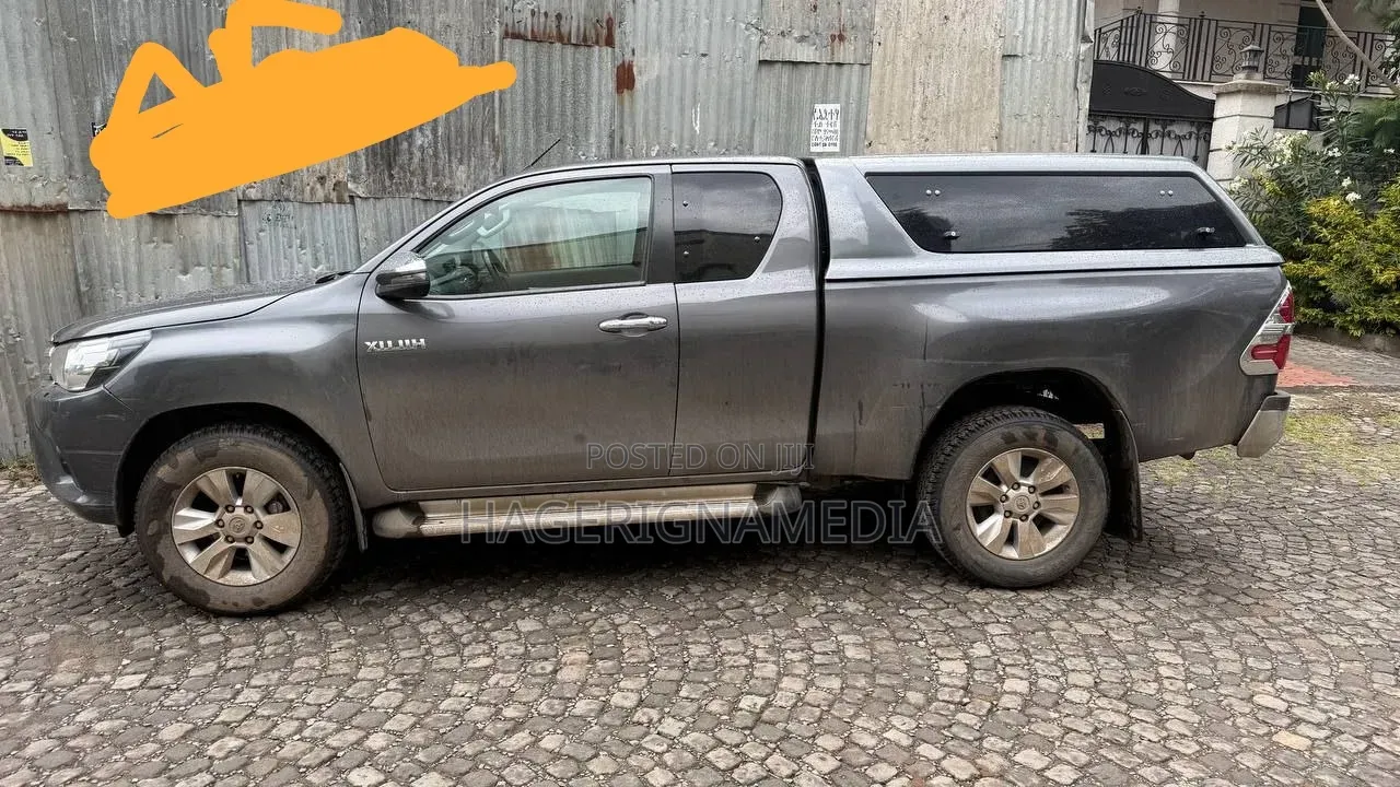 Toyota Hilux 2008 Gray
