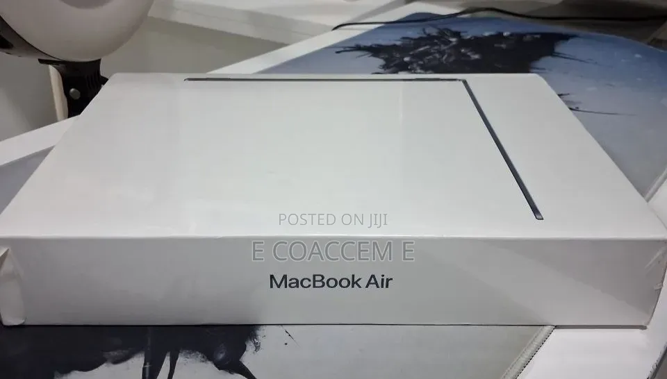 New Laptop Apple MacBook 8GB SSD 256GB