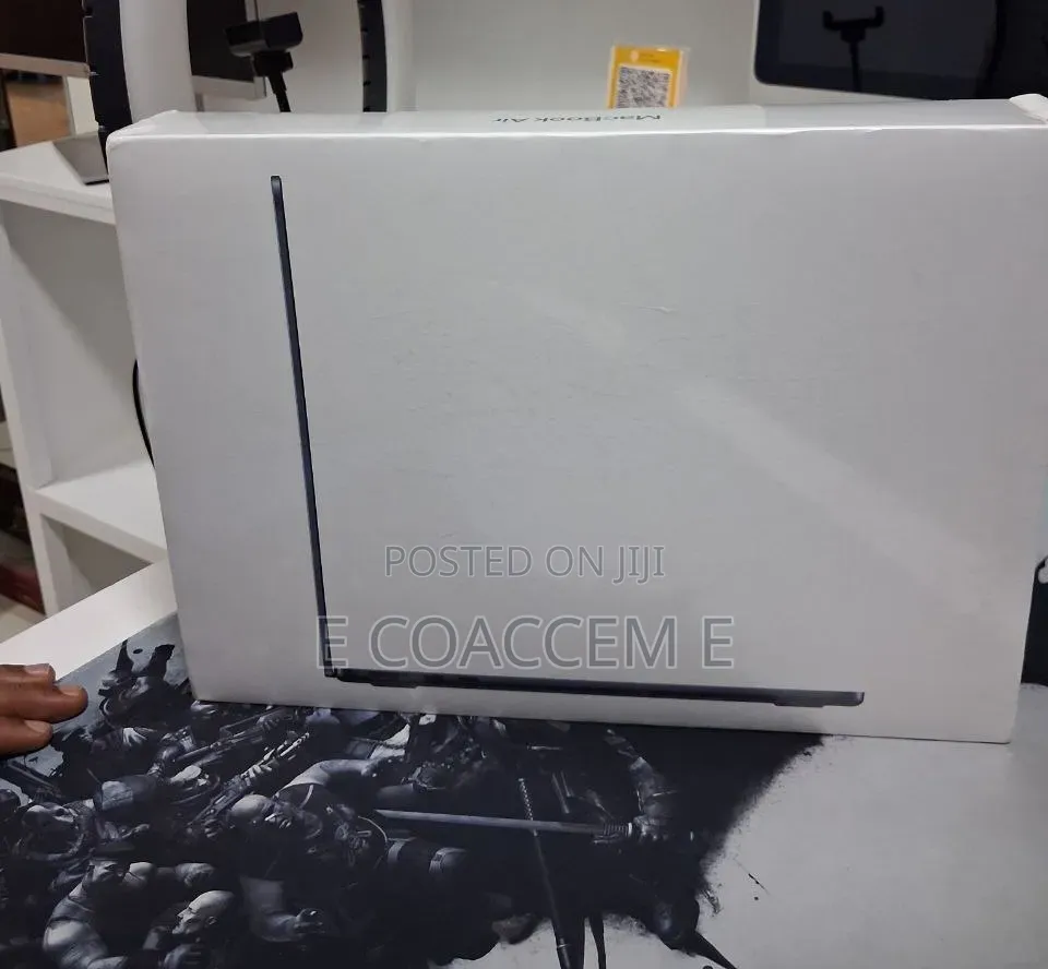 New Laptop Apple MacBook 8GB SSD 256GB