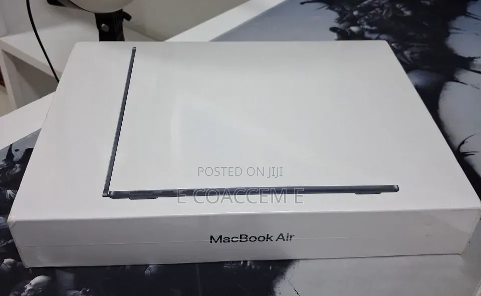 New Laptop Apple MacBook 8GB SSD 256GB
