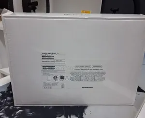 New Laptop Apple MacBook 8GB SSD 256GB