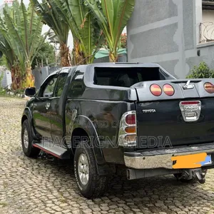 Toyota Hilux 2008 Black