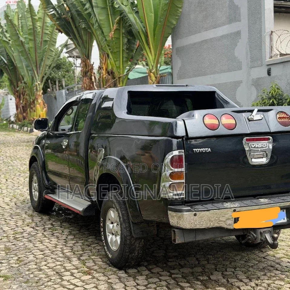 Toyota Hilux 2008 Black