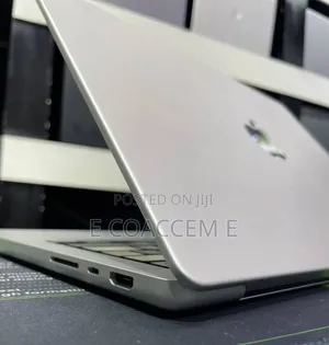 New Laptop Apple MacBook 16GB SSD 512GB