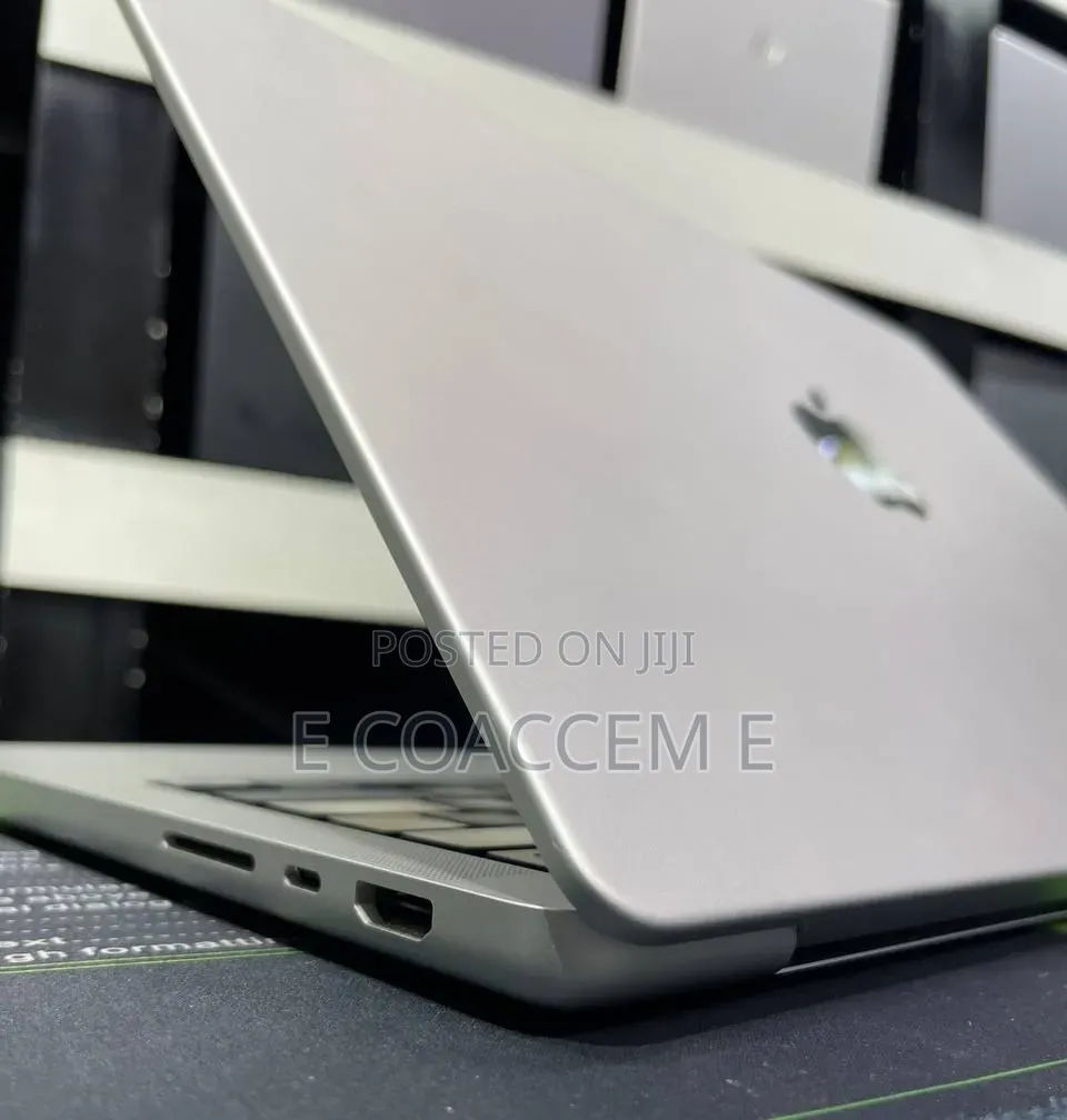 New Laptop Apple MacBook 16GB SSD 512GB