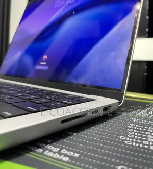 New Laptop Apple MacBook 16GB SSD 512GB