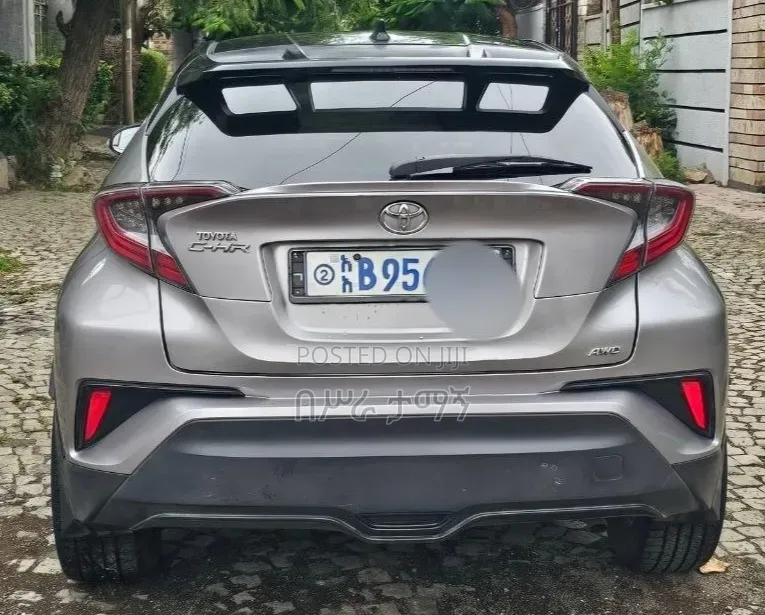 Toyota C-HR 2017 Silver