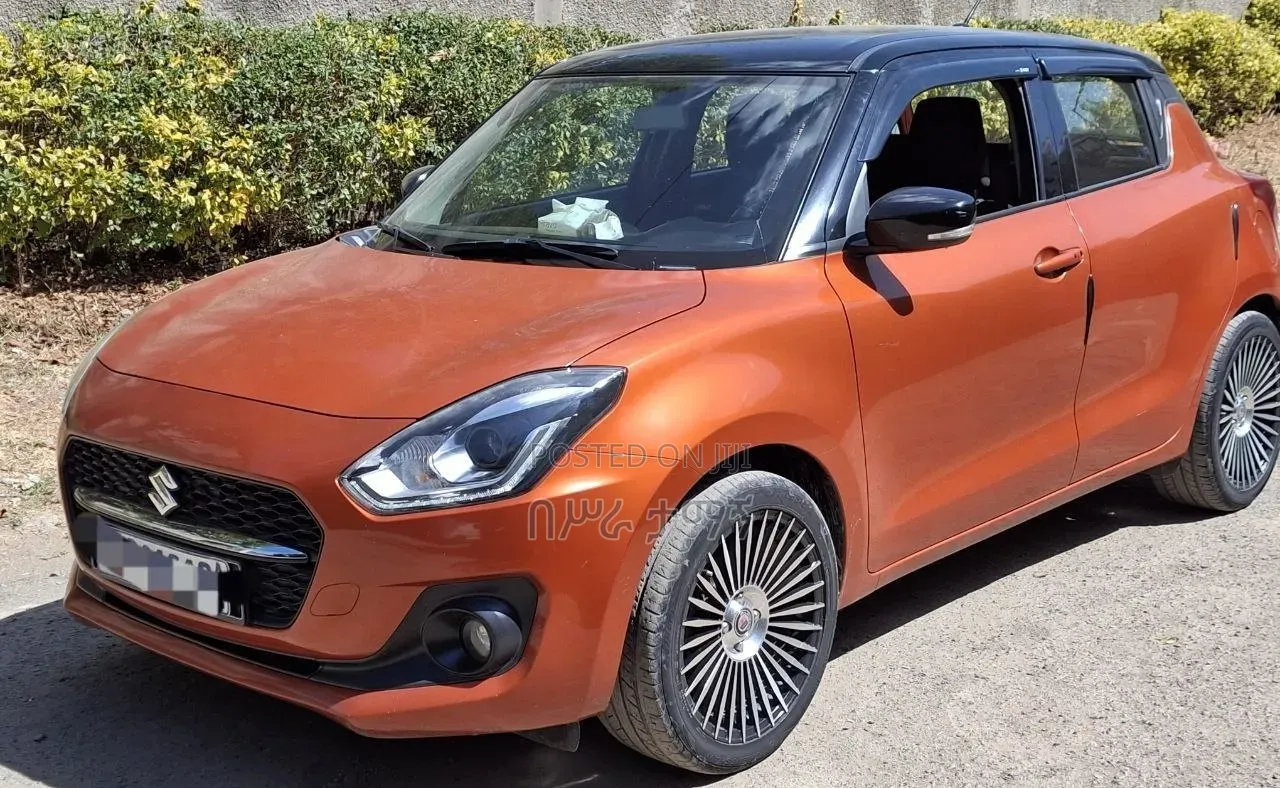 Suzuki Swift 2022 Orange