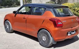 Suzuki Swift 2022 Orange