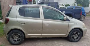Toyota Vitz 2002 Gold