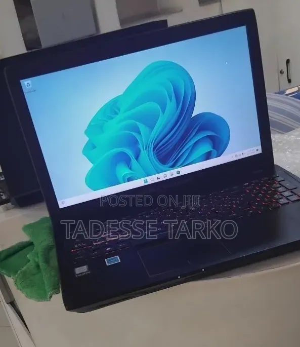 New Laptop Asus 8GB Intel Core i5 SSD 256GB