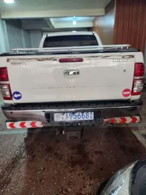 Toyota Hilux 2010 White