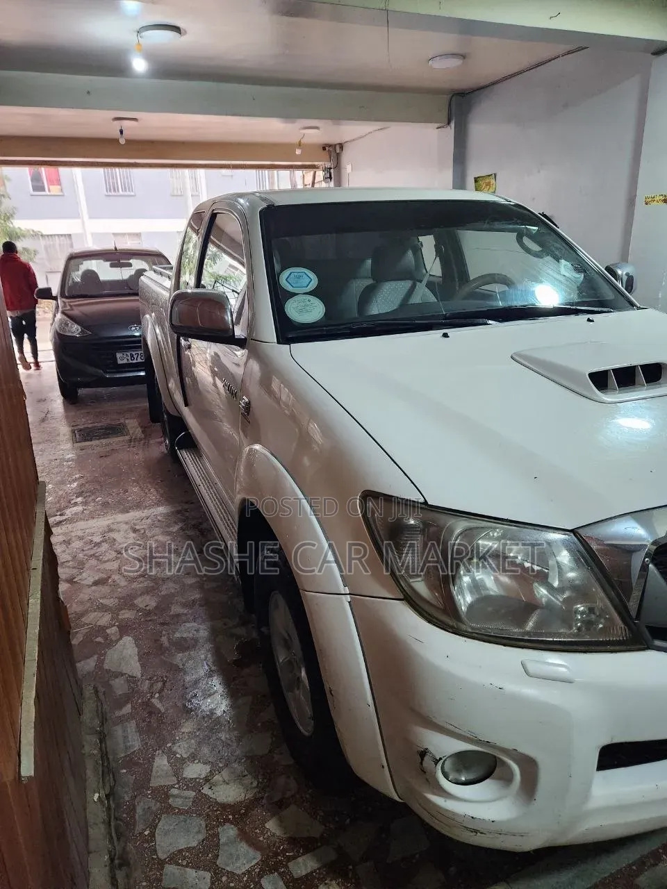Toyota Hilux 2010 White