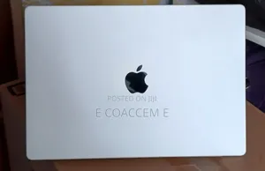 New Laptop Apple MacBook 32GB SSD 1T