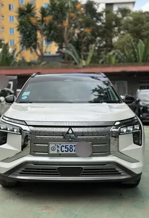 Mitsubishi Airtrek 135 kW FWD 2023 White