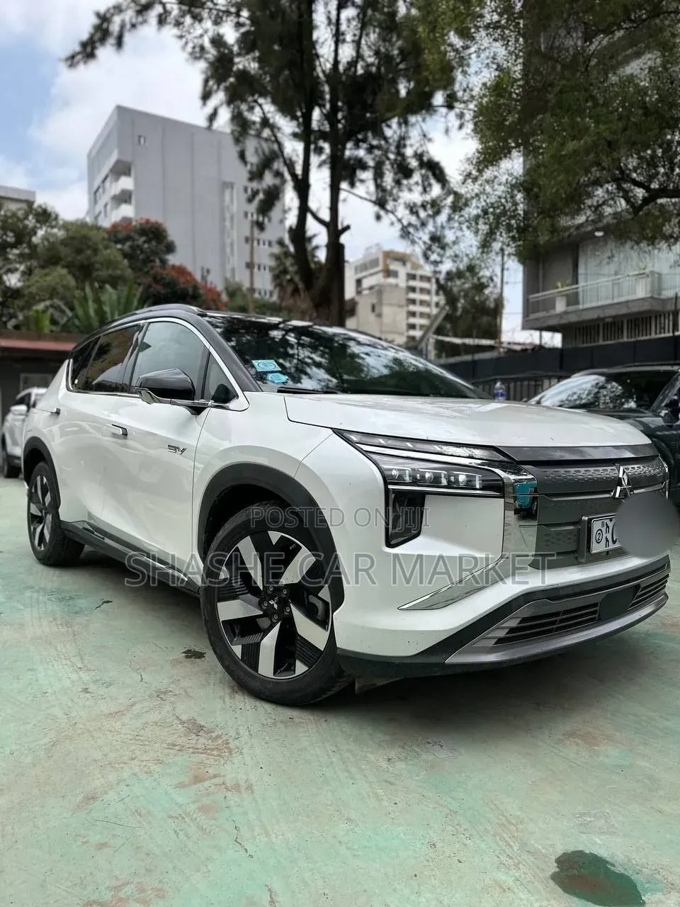Mitsubishi Airtrek 135 kW FWD 2023 White