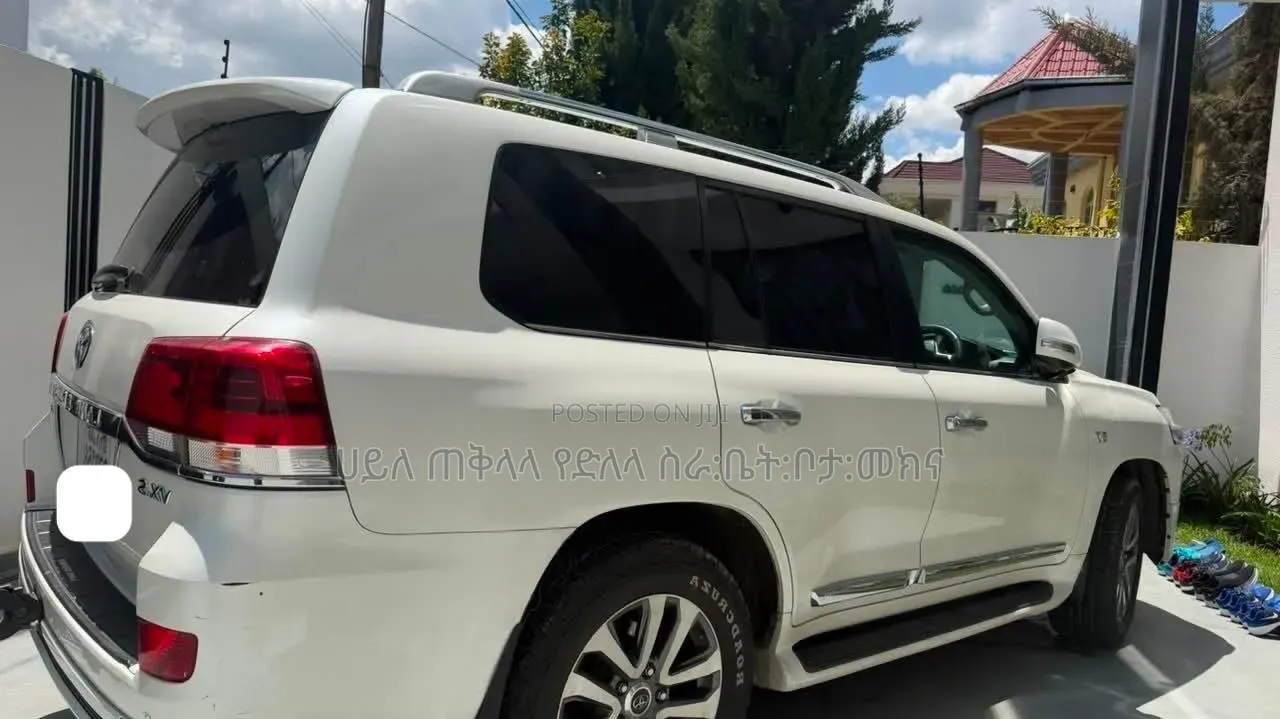 Toyota Land Cruiser 2020 White