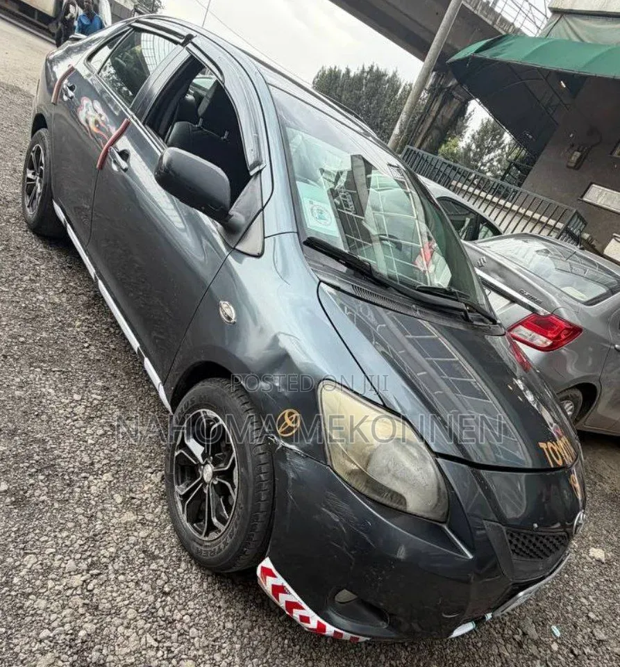 Toyota Yaris 2007 Gray