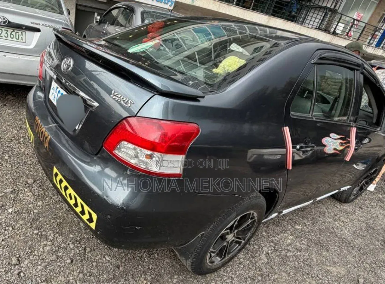 Toyota Yaris 2007 Gray
