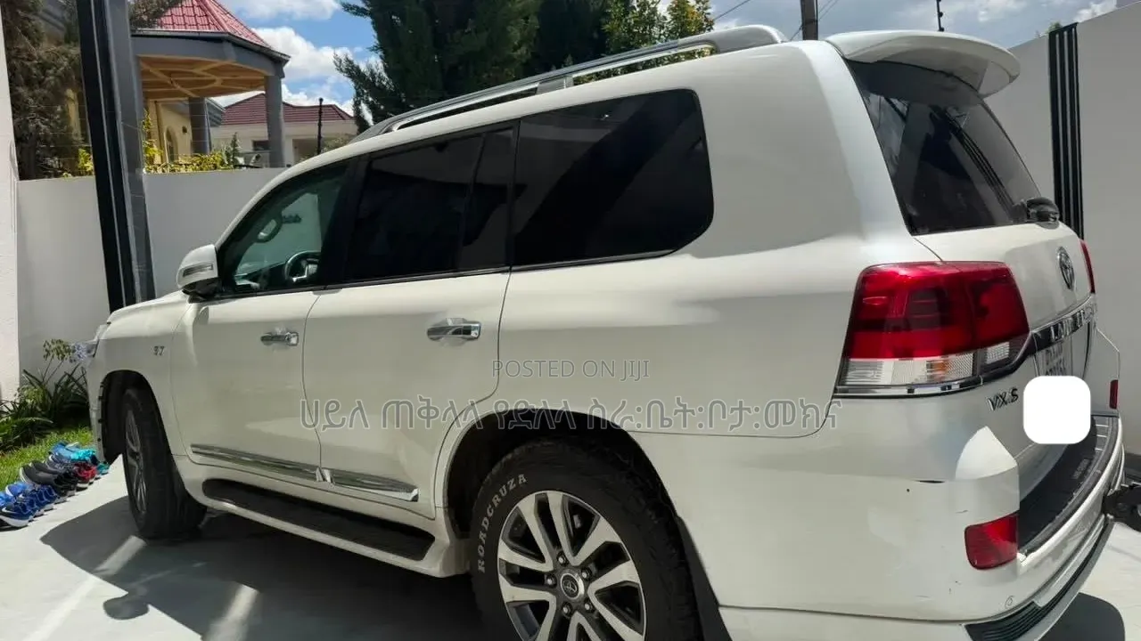 Toyota Land Cruiser 2020 White