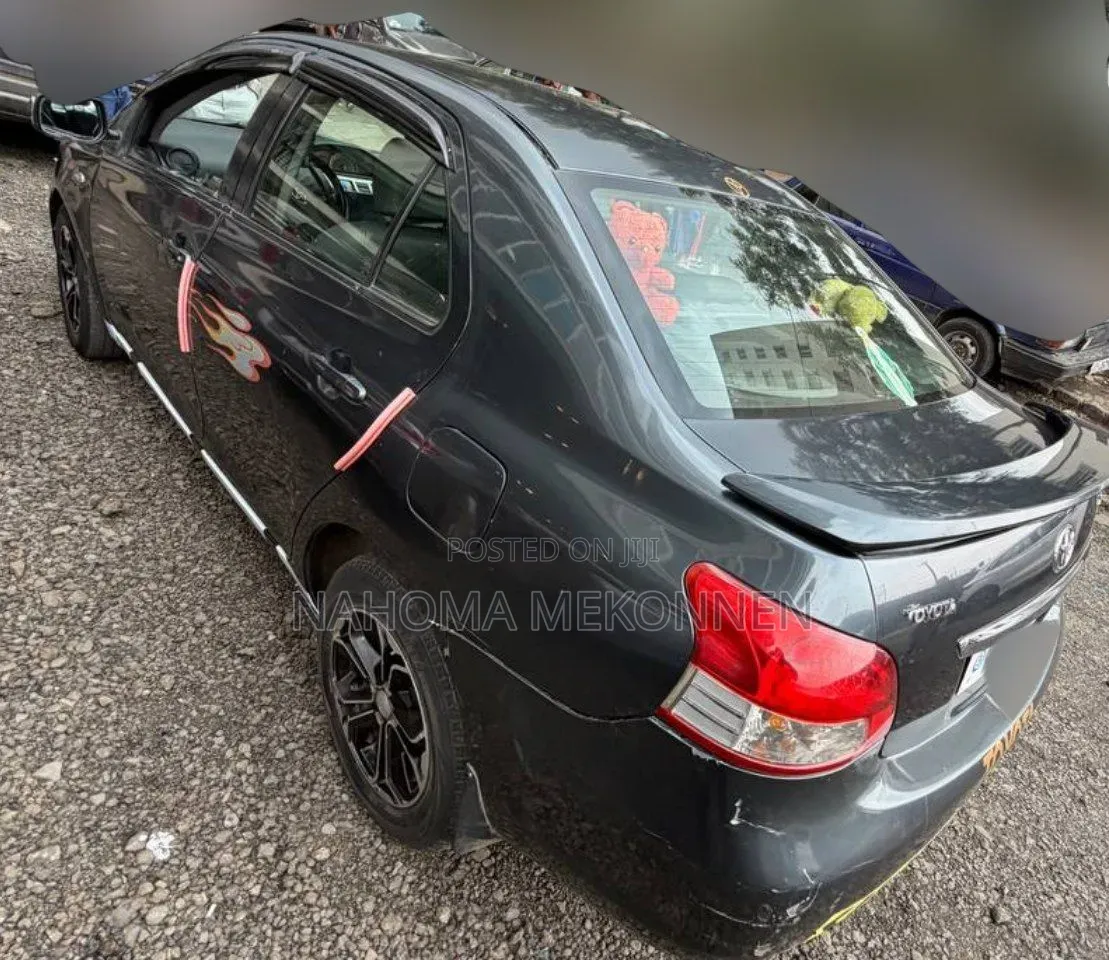 Toyota Yaris 2007 Gray