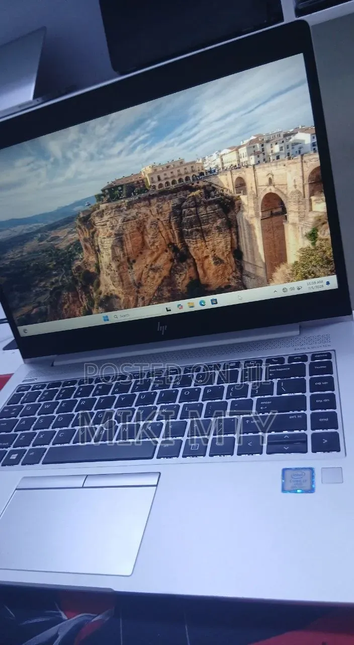 New Laptop HP EliteBook x360 1040 G5 8GB Intel Core i7 SSD 512GB