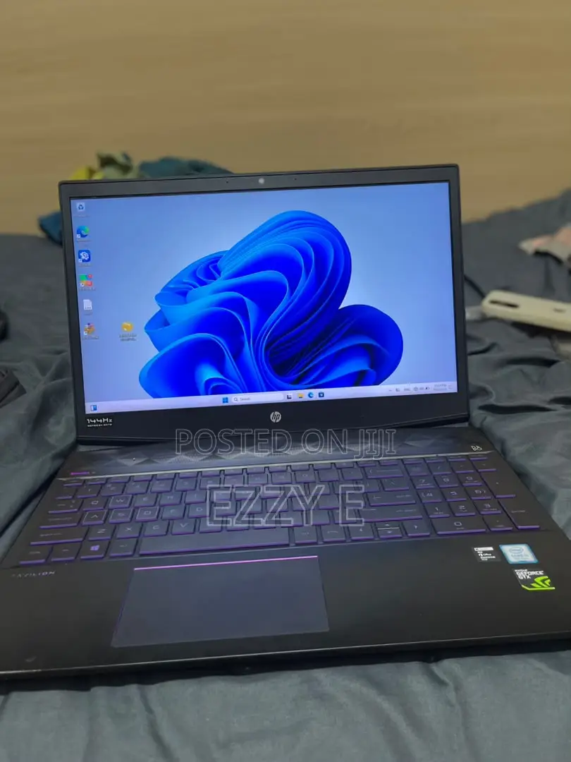 Laptop HP Pavilion 15 8GB Intel Core i5 HDD+SSD 1T