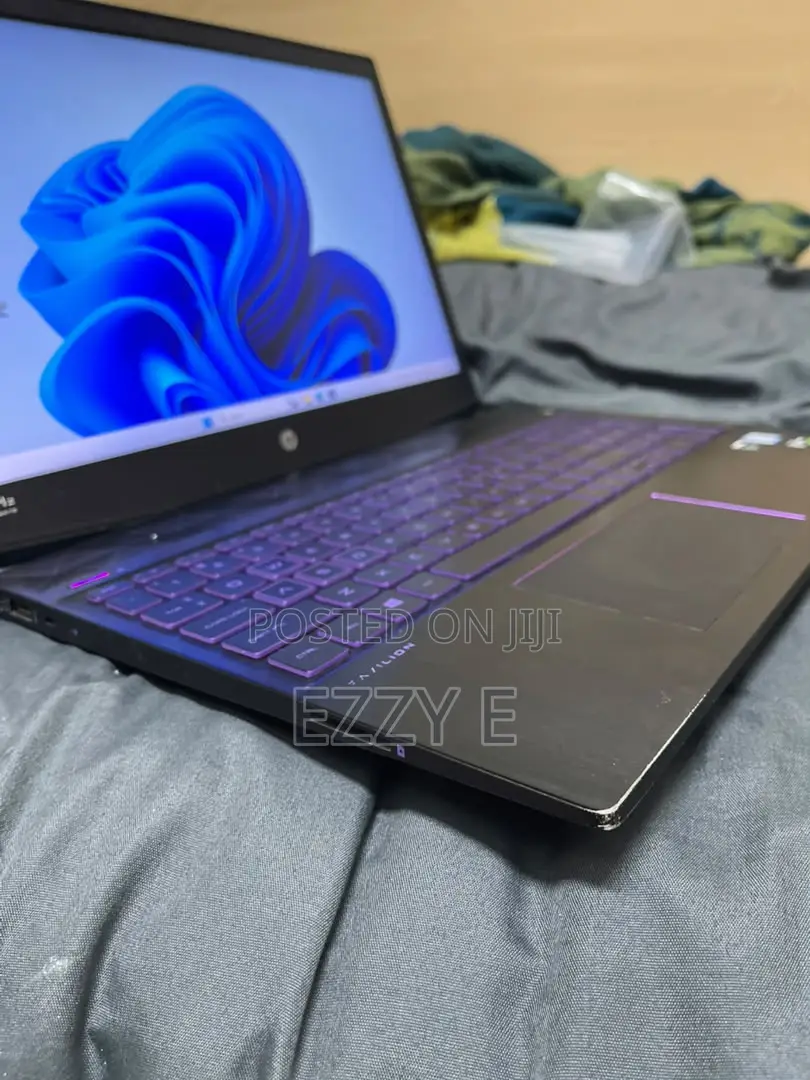 Laptop HP Pavilion 15 8GB Intel Core i5 HDD+SSD 1T