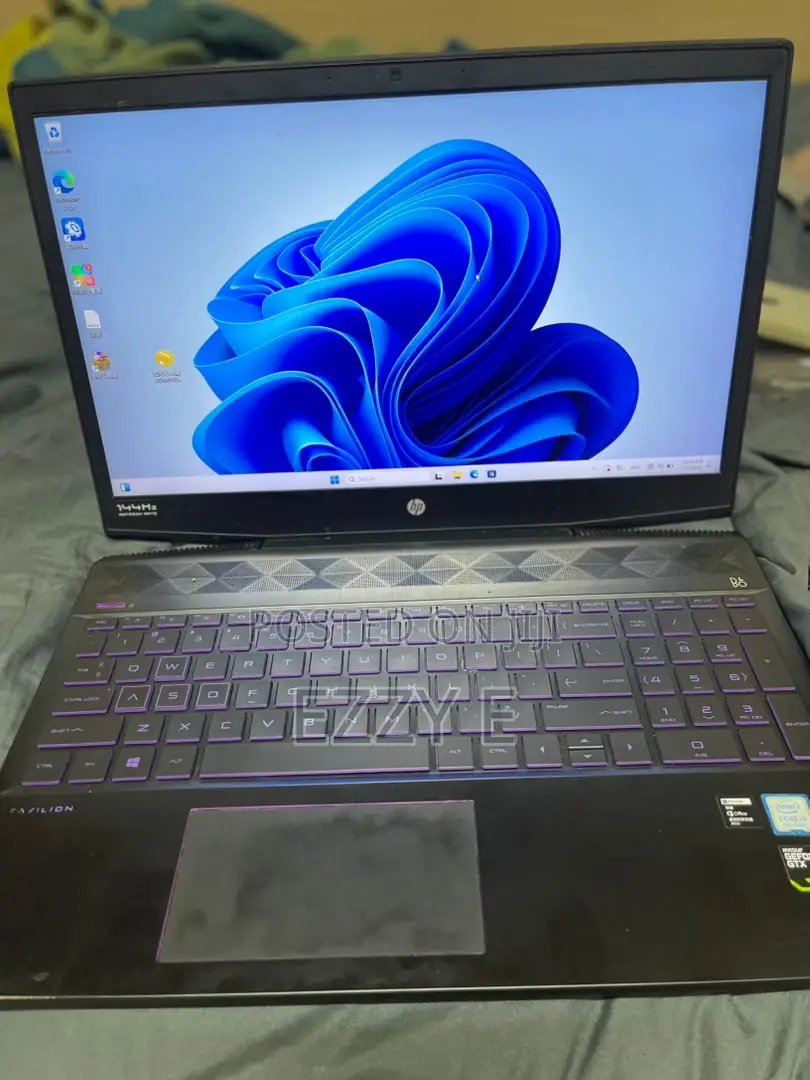 Laptop HP Pavilion 15 8GB Intel Core i5 HDD+SSD 1T