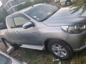 Toyota Hilux 2017 Purple