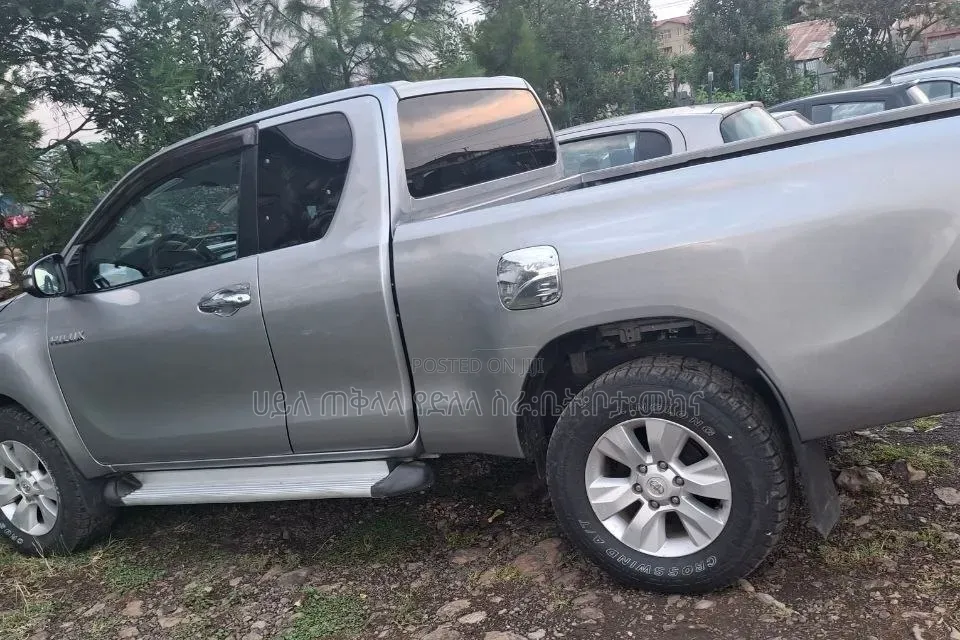 Toyota Hilux 2017 Purple